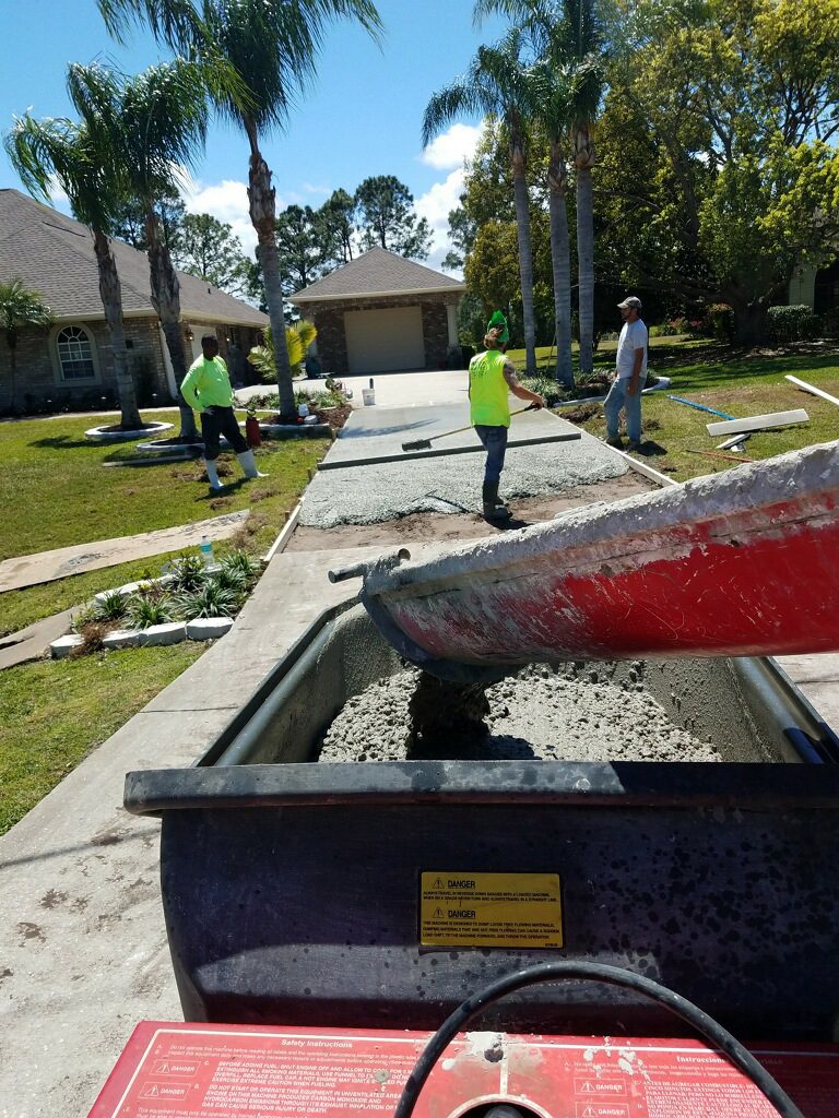 New residential concrete driveway - Mims Florida - 04