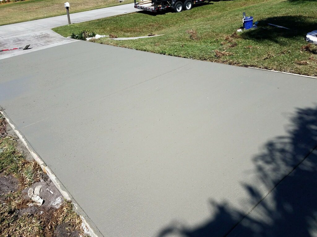 New residential concrete driveway - Mims Florida - 05